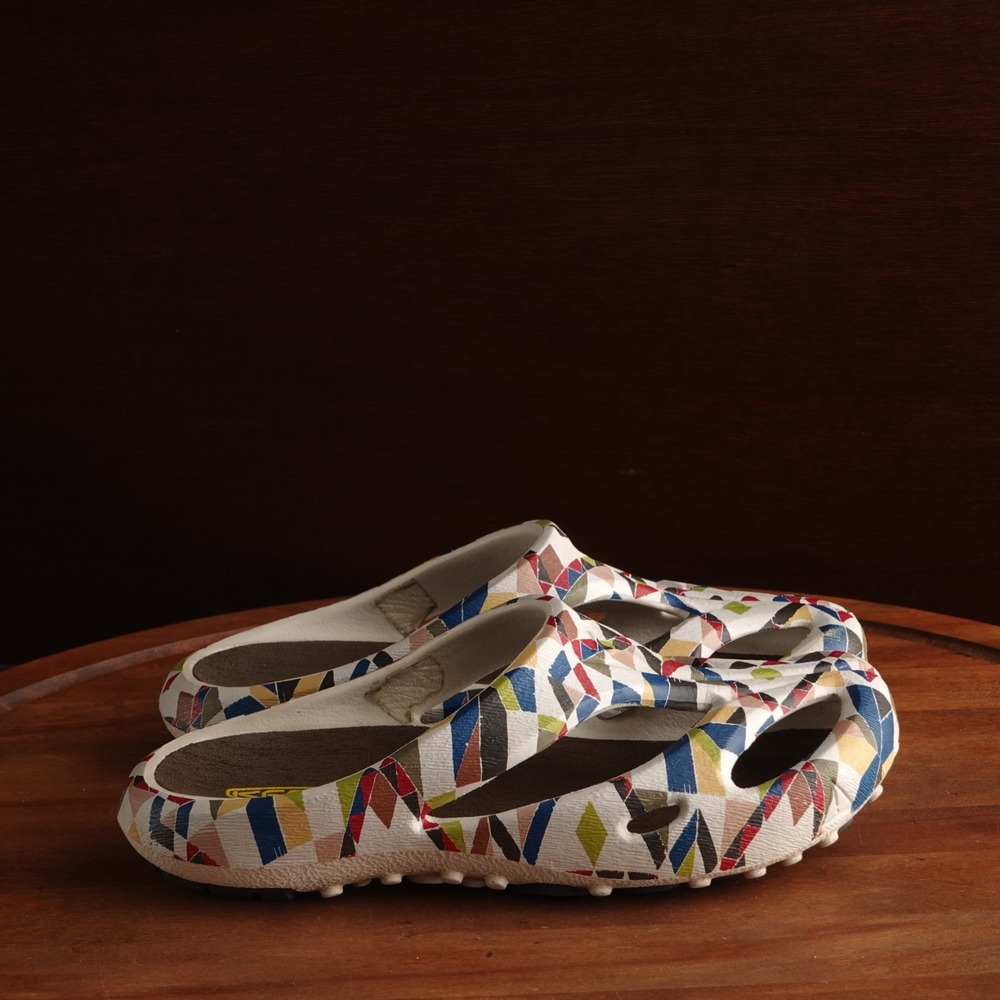Keen Clogs Womens SZ 6 Cream Shanti Arts Geometric Abstract Slip On Casual Shoes